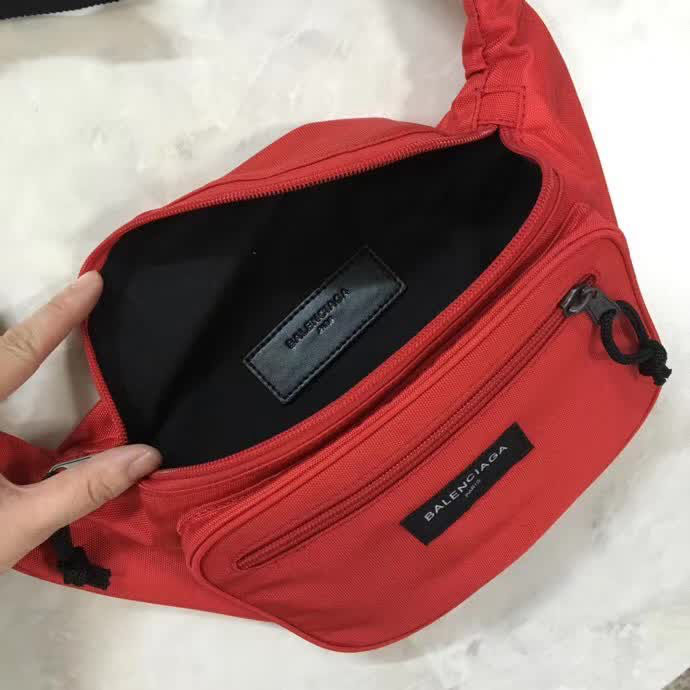 BALENCIAG巴黎世家 帆布胸包腰包 簡單輕便  BL1133